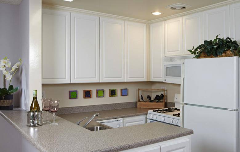 Apartment for rent at Sunset Barrington Gardens, 233 S Barrington Ave, Los Angeles, CA 90049