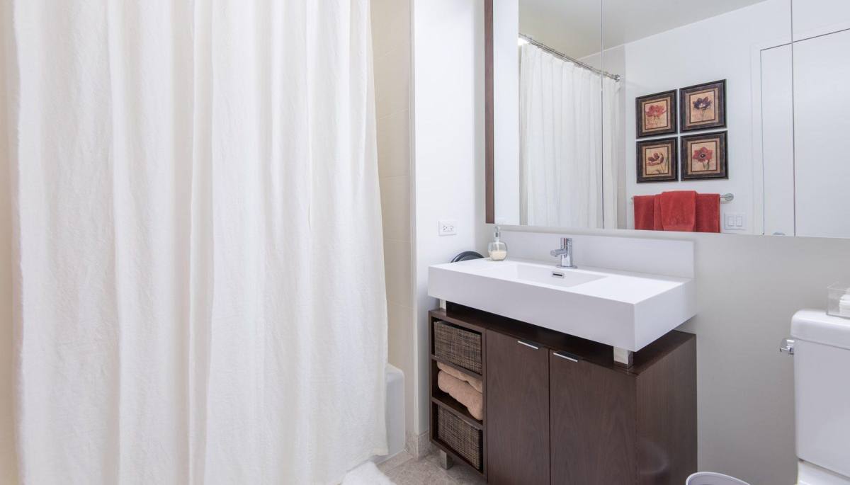 Apartment for rent at 500 N Lake Shore Dr, Chicago, IL 60611