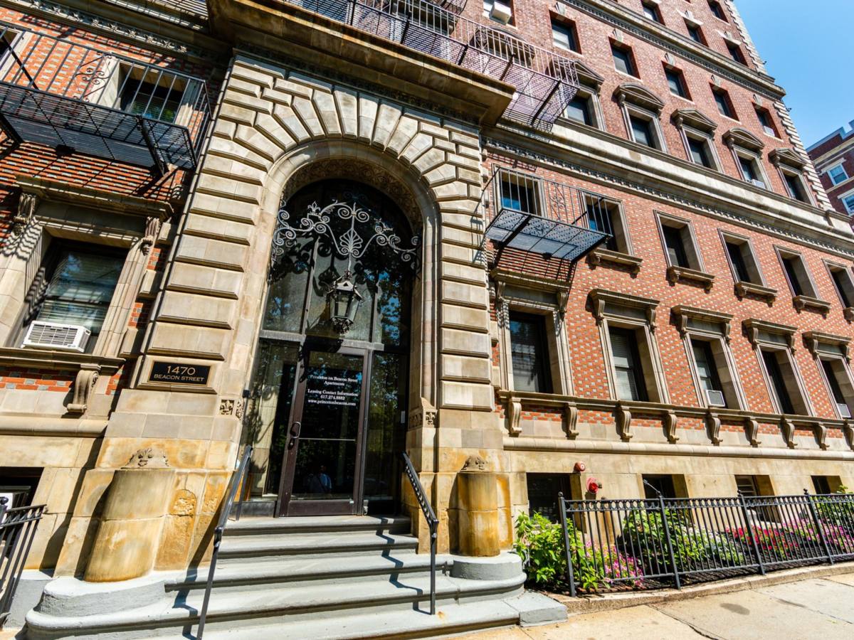 Apartment for rent at 1470 Beacon St, Brookline, MA 02446