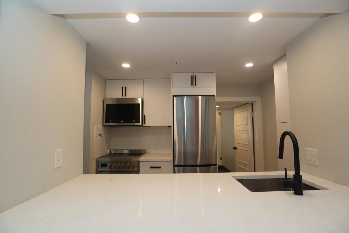 Apartment for rent at 1919 Green St, Philadelphia, PA 19130