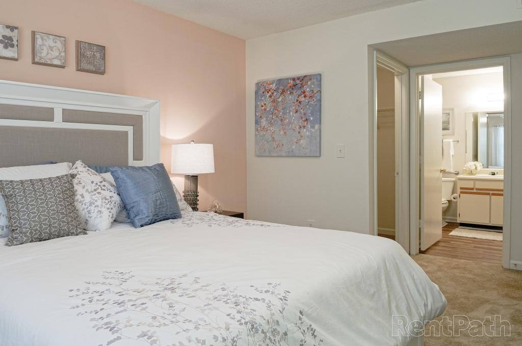 Apartment for rent at Autumn Cove, 6136 Hillandale Dr, Lithonia, GA 30058
