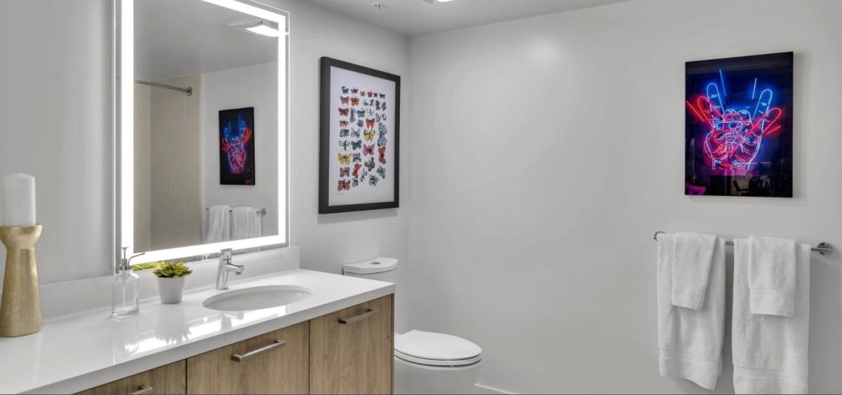 Apartment for rent at 2801 Sunset Place, Los Angeles, CA 90005