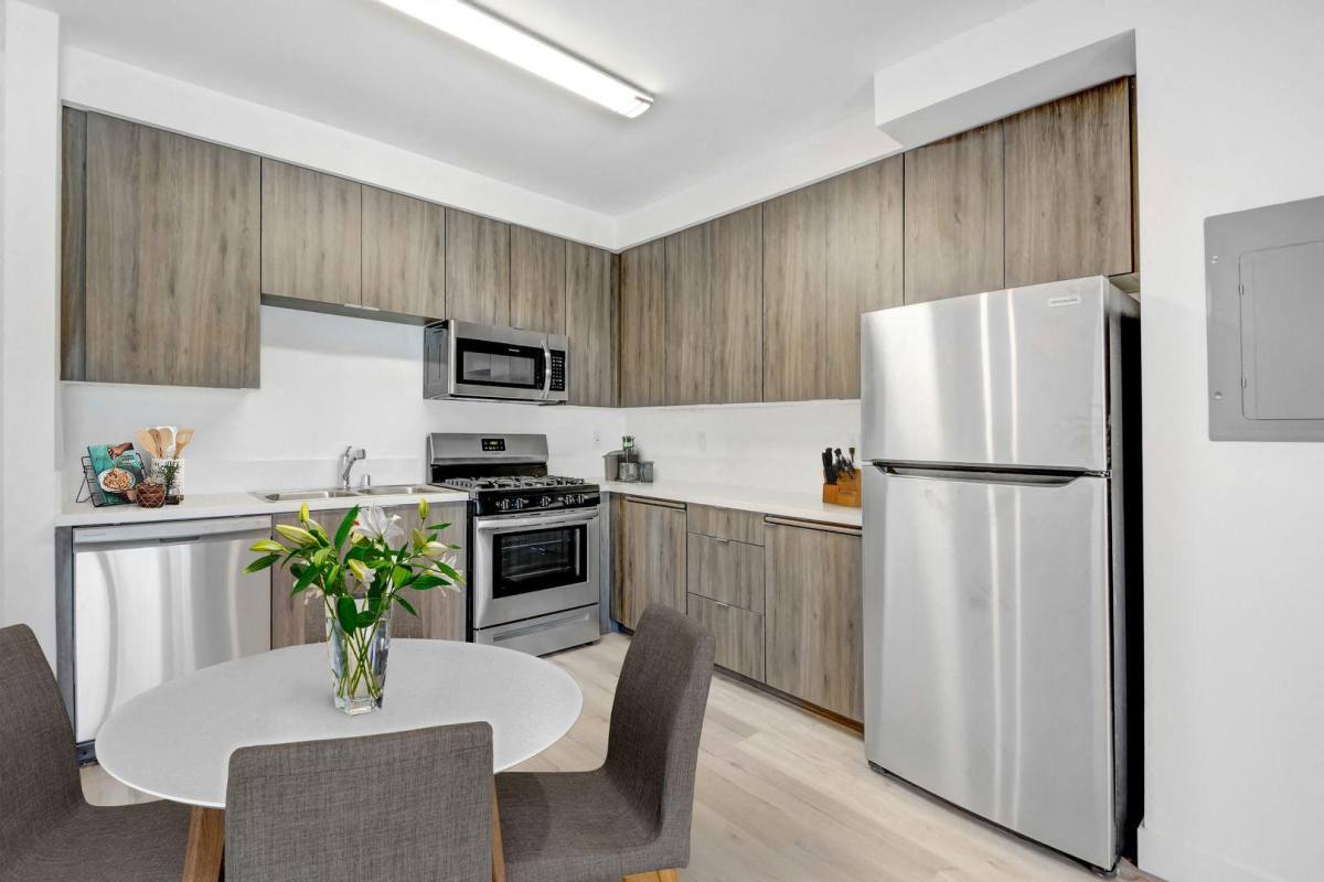 Apartment for rent at 3057-3067 W Pico Blvd, Los Angeles, CA 90006