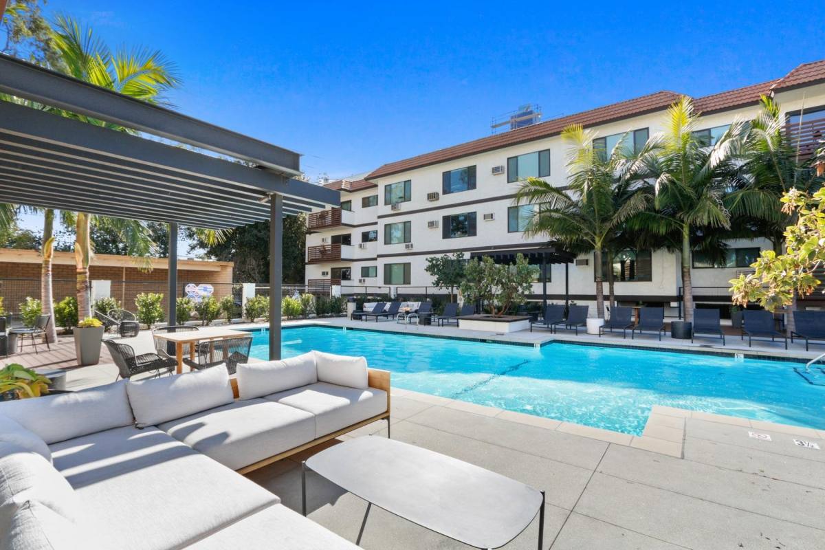 Apartment for rent at Sepulveda West Apartment Homes, 8501 S Sepulveda, Los Angeles, CA 90045