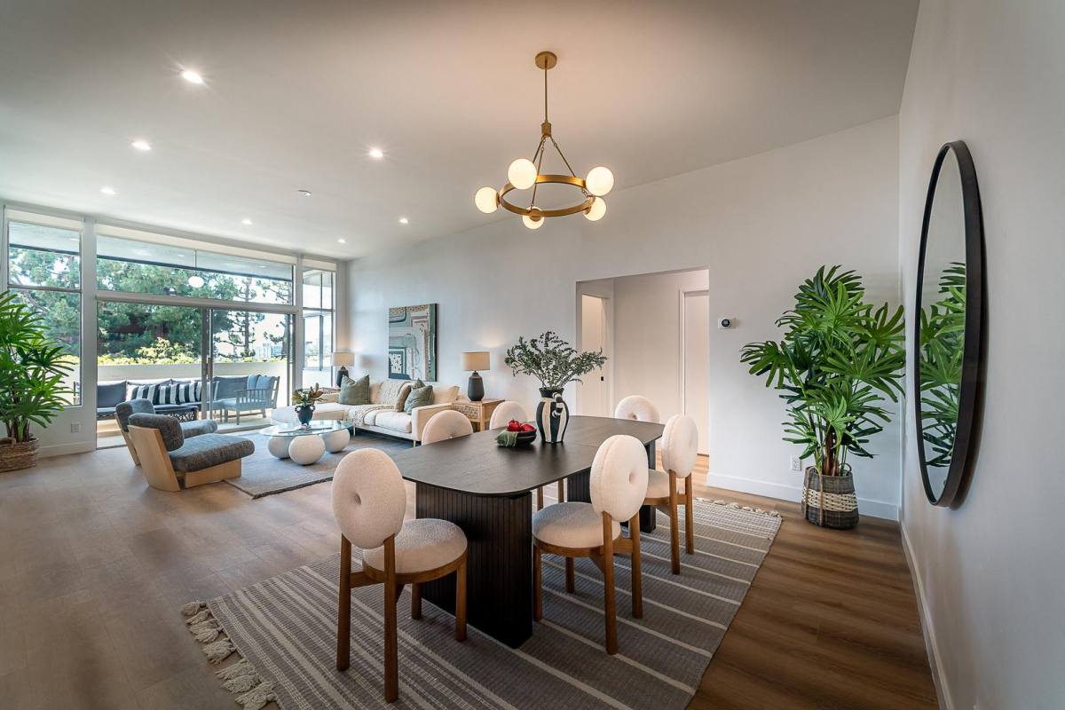 Apartment for rent at 11977 Kiowa Ave, Los Angeles, CA 90049