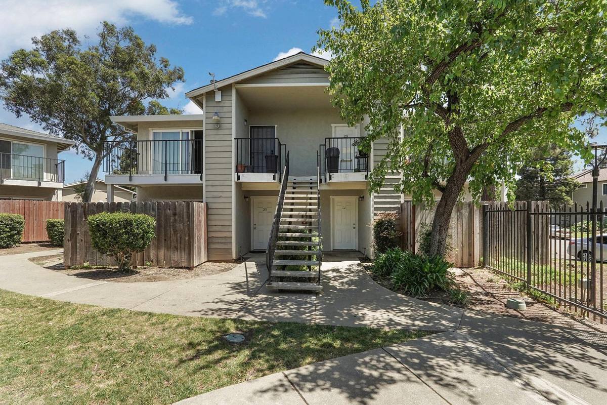 Apartment for rent at Jasmine Gardens, 1979 Grande Circle, Fairfield, CA 94533