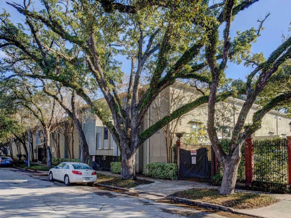 Apartment for rent at 1903 Portsmouth St, Houston, TX 77098