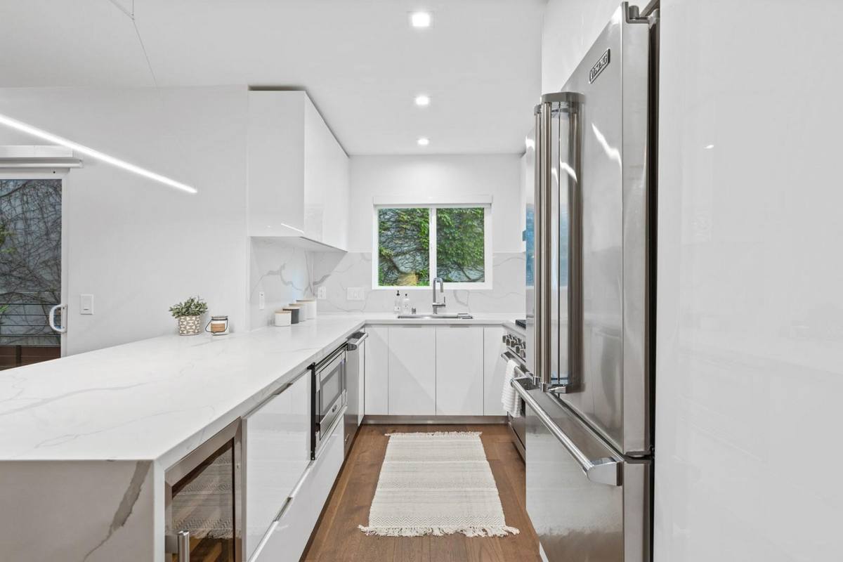 Apartment for rent at 1425 North Crescent Heights Boulevard, 1425 N Crescent Heights, Los Angeles, CA 90046