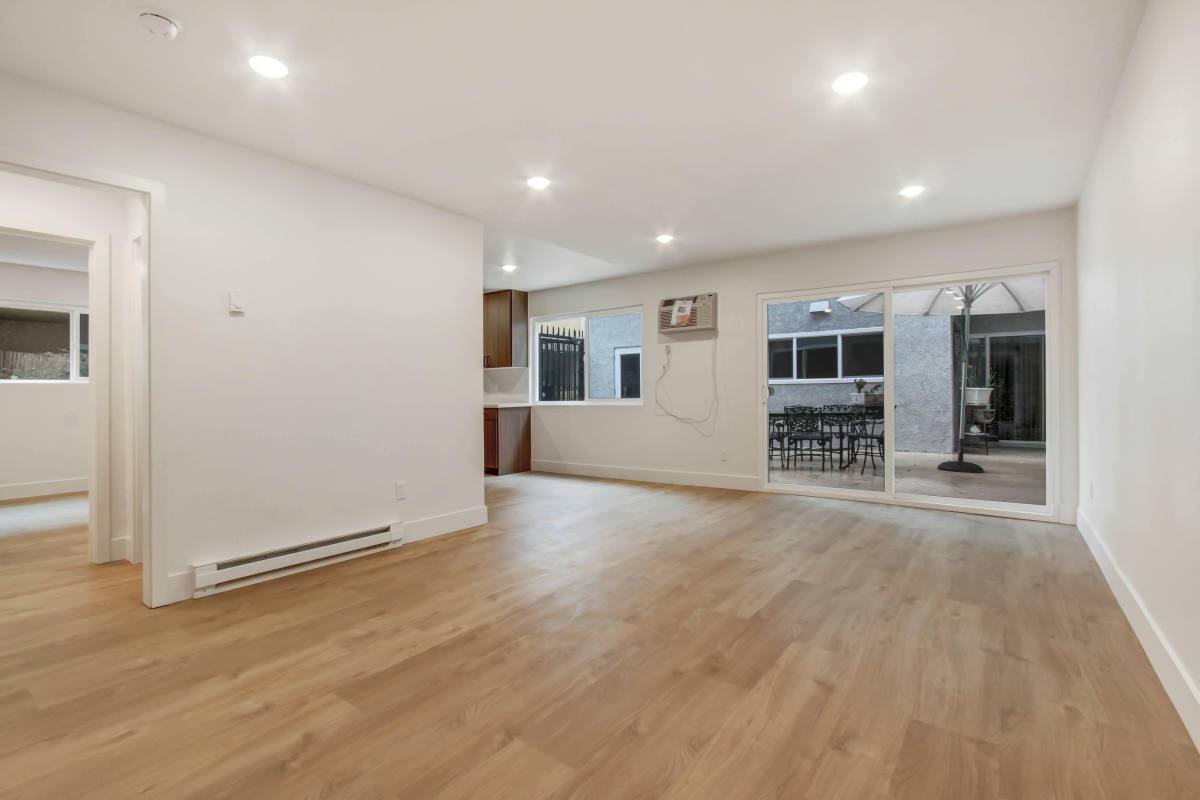 Apartment for rent at 930 North Martel Avenue, 930 N Martel Ave #214, Los Angeles, CA 90046