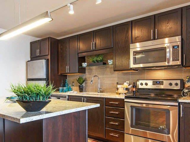 Apartment for rent at 1555 Elm St, Dallas, TX 75201