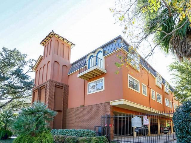 Apartment for rent at 1919 Portsmouth St #28, Houston, TX 77098