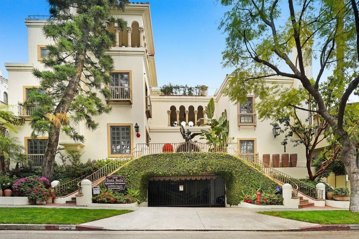 Apartment for rent at Isola Bella Apartment Townhomes, 1320 N Harper Ave #114, Los Angeles, CA 90046