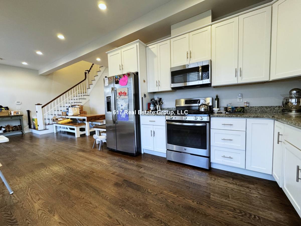 Townhouse for rent at 2044 Beacon St #2, Waban, MA 02468