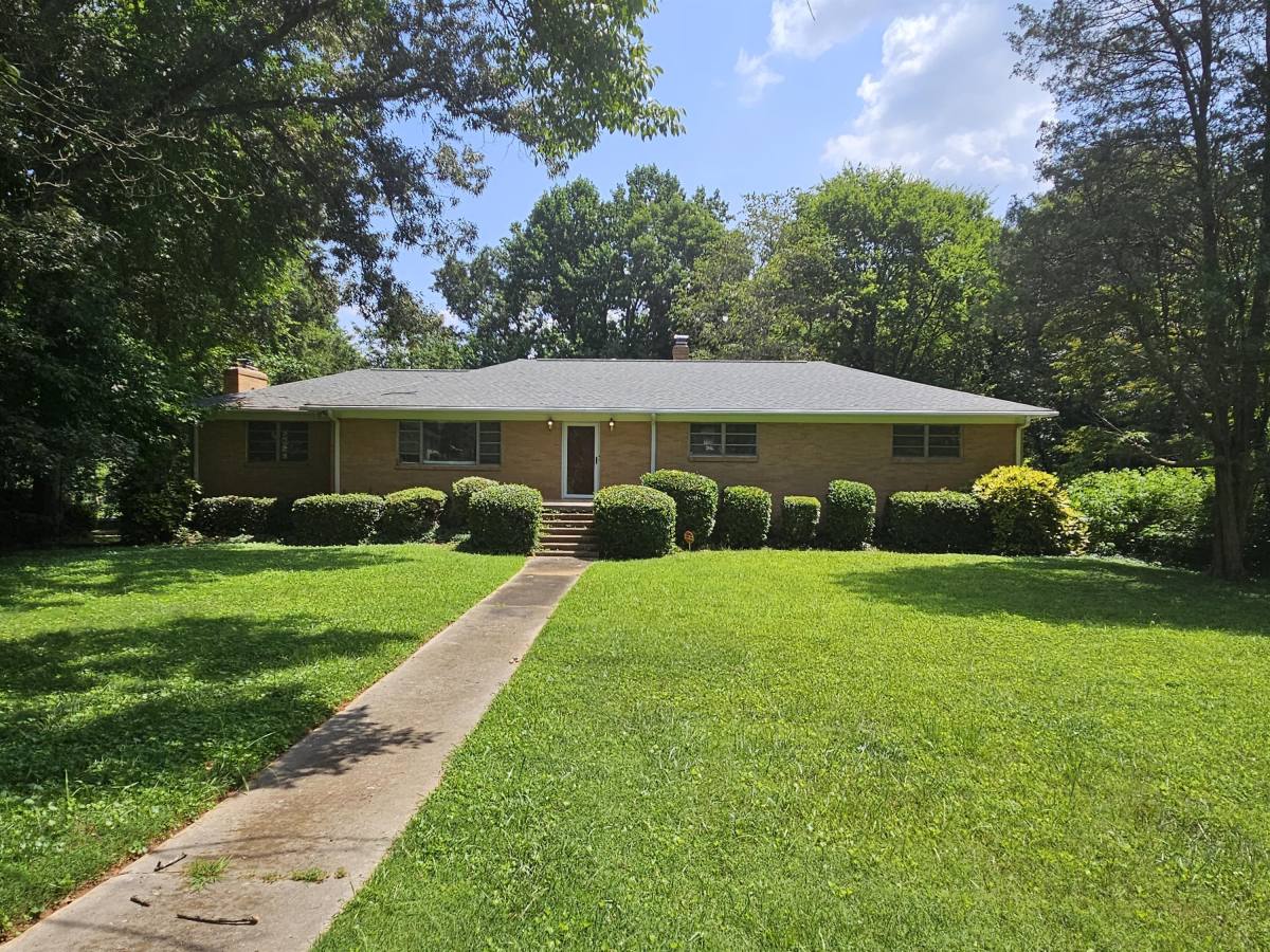 House for rent at Grove Park, 7604 Shady Lane, Charlotte, NC 28215