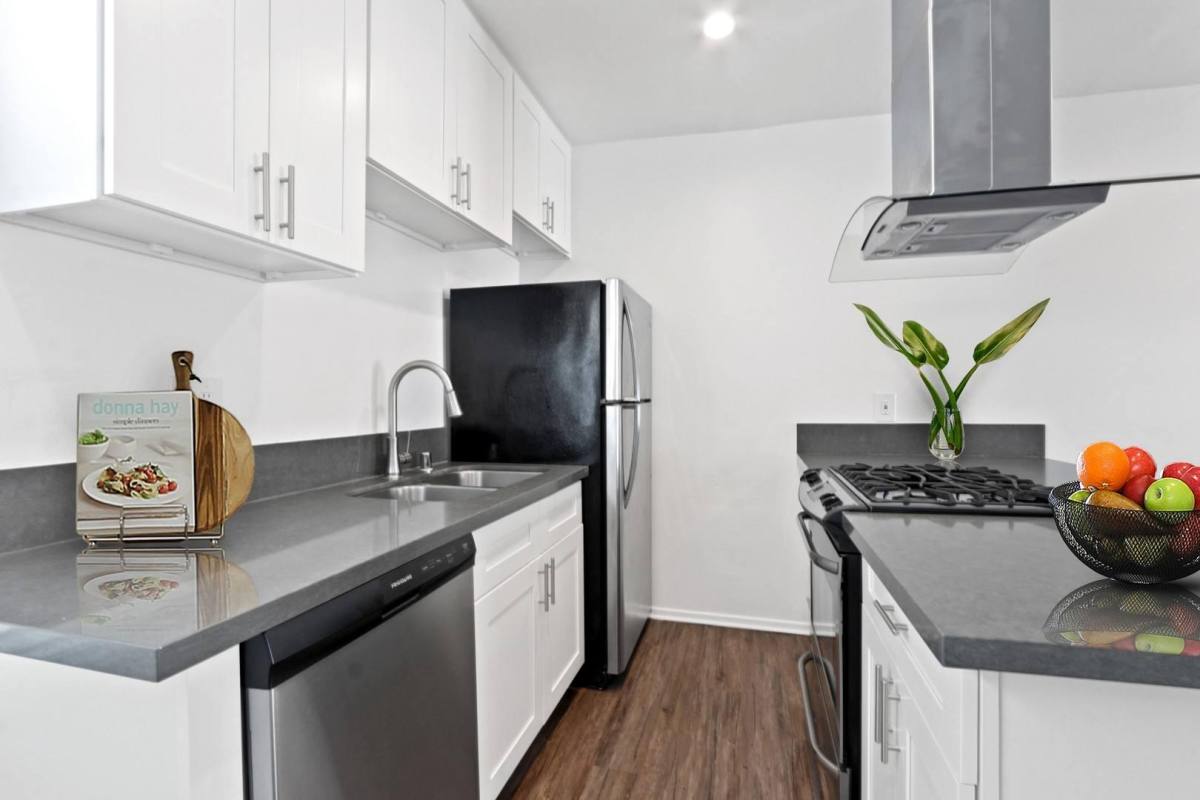 Apartment for rent at 1801 Federal Ave #105, Los Angeles, CA 90025