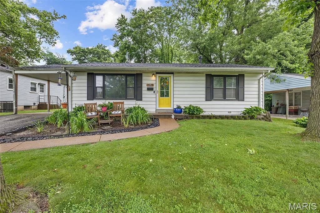 House for rent at 169 W Kirkham Ave, Saint Louis, MO 63119