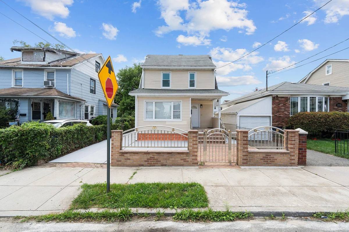 House for rent at 119-44 193rd St, Saint Albans, NY 11412
