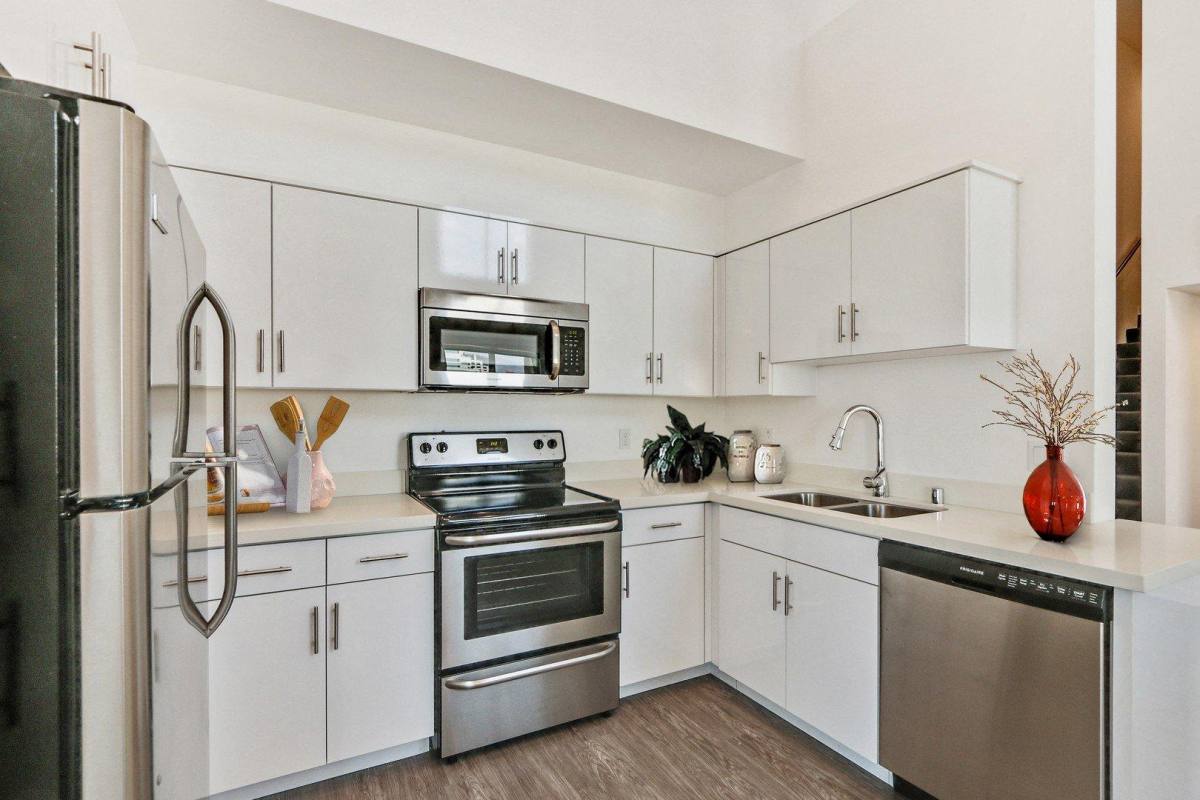 Apartment for rent at 215 N Maryland #411, Glendale, CA 91206
