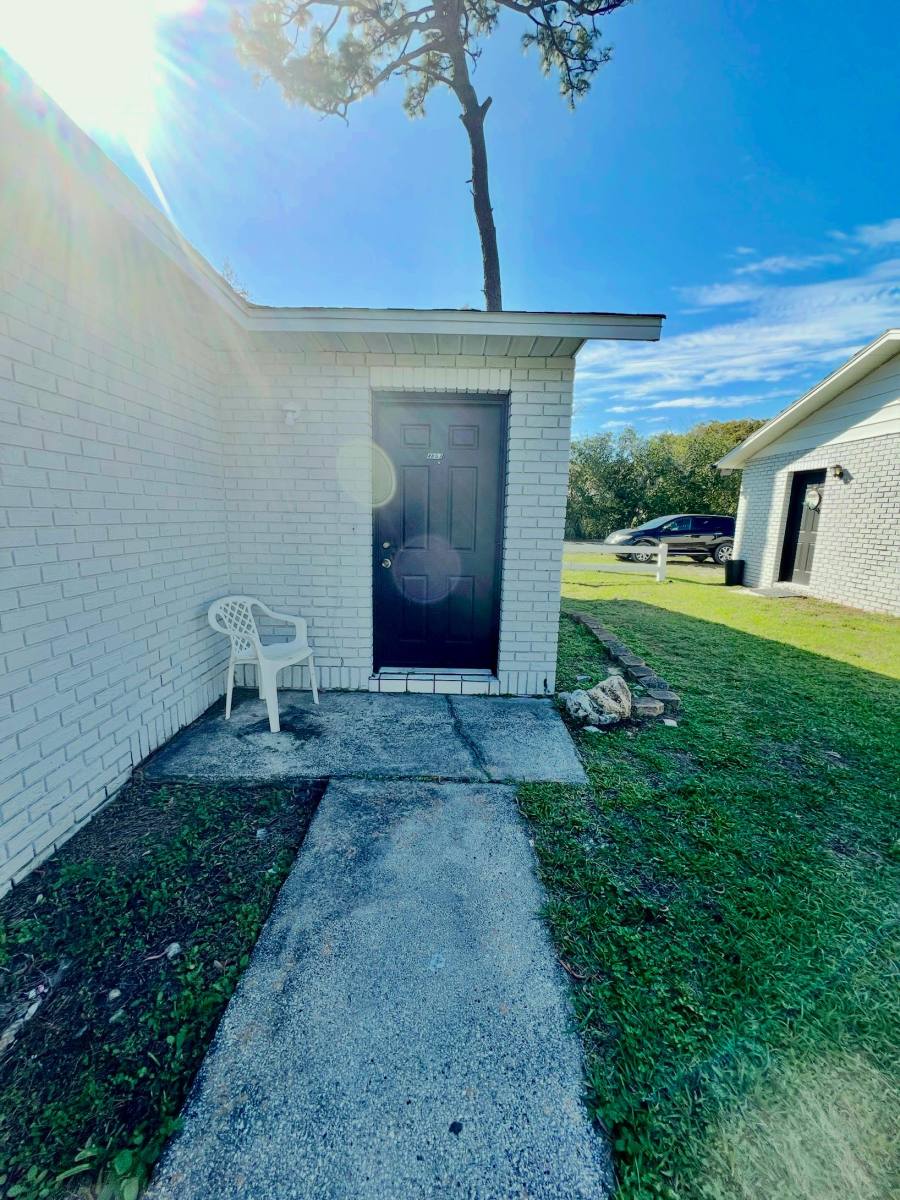 Apartment for rent at 4853 20th St #1, Zephyrhills, FL 33542
