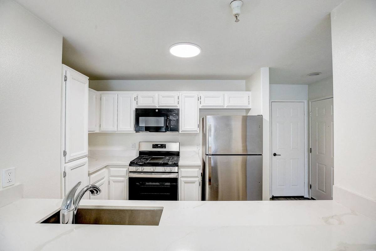 Apartment for rent at Toscana, 15736 Vanowen St #313, Van Nuys, CA 91406