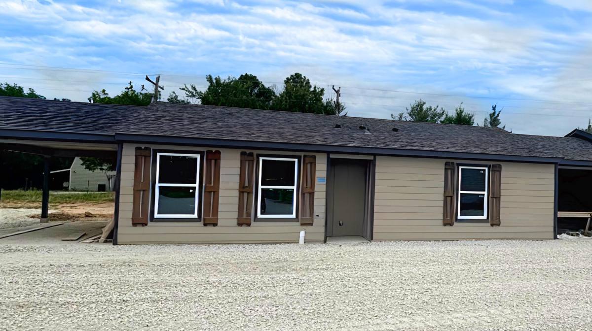 House for rent at 575 Farm To Market Rd, Gainesville, TX 76240