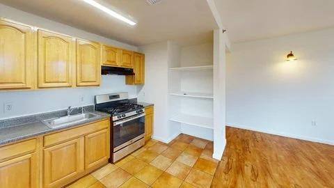 Apartment for rent at 39 Lincoln Park #6B, Newark, NJ 07102