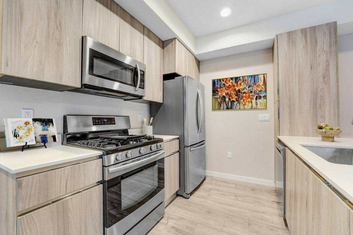 16300 Ventura Blvd #312, Encino, CA 91436
