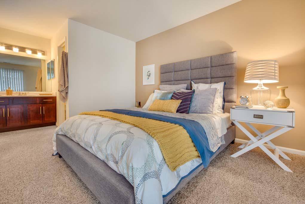 Apartment for rent at 220 Lincoln Oaks Dr #1608, Willowbrook, IL 60527