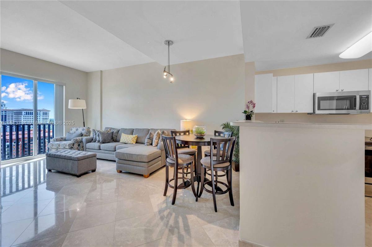 Apartment for rent at 10 Aragon Ave #1502, Miami, FL 33134