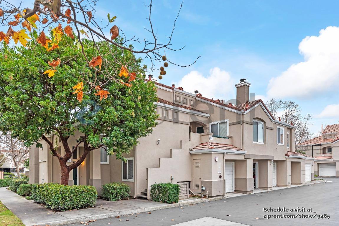 Townhouse for rent at 155 Griglio Dr, San Jose, CA 95134