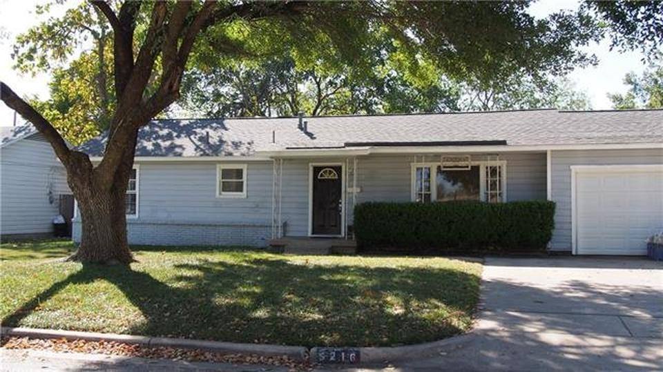 House for rent at 5216 Mallory Dr, Haltom City, TX 76117