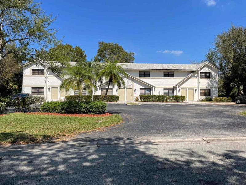 Townhouse for rent at 11693 NW 45th St, Coral Springs, FL 33065