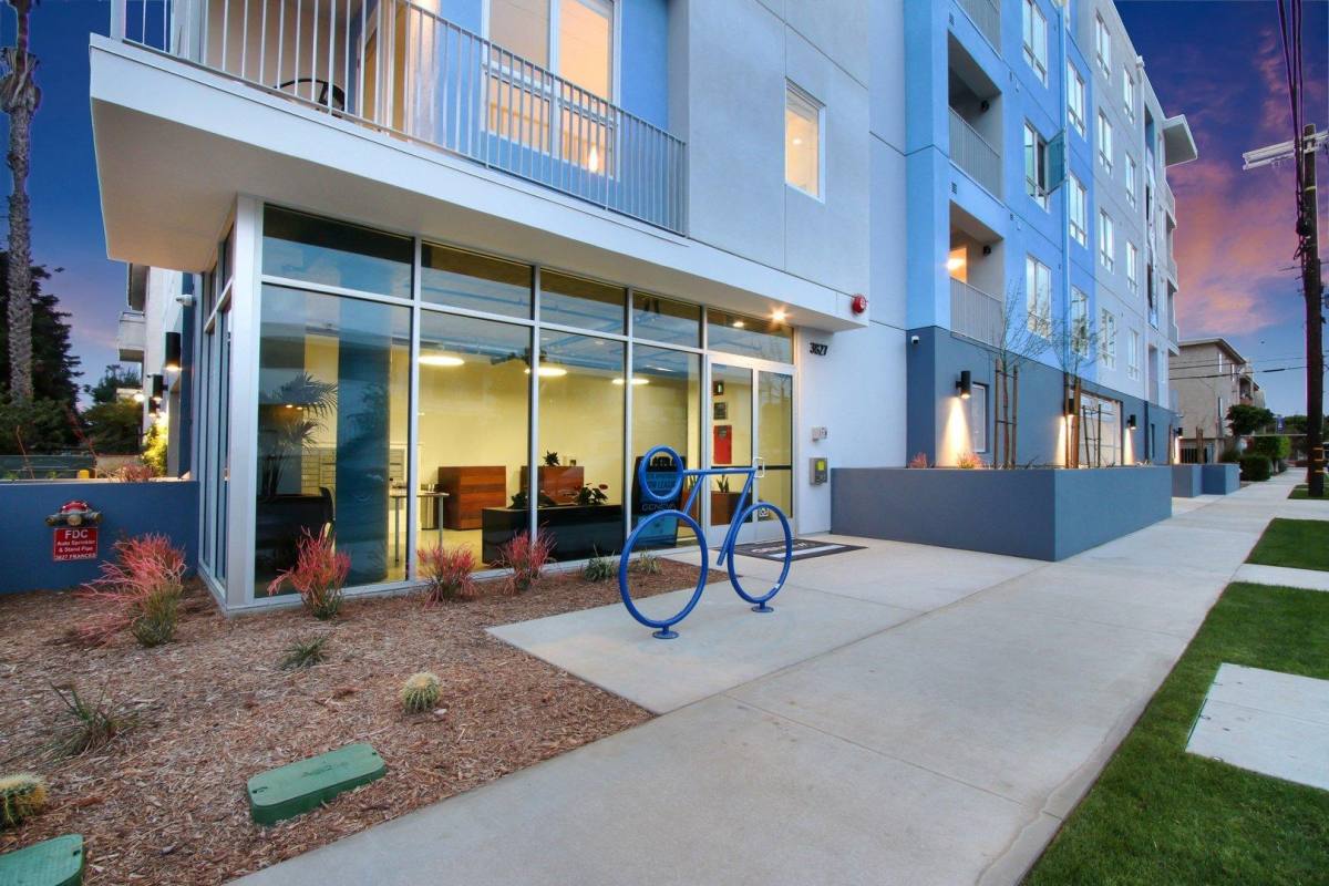 Apartment for rent at 3827 Frances Ave #204, Los Angeles, CA 90066