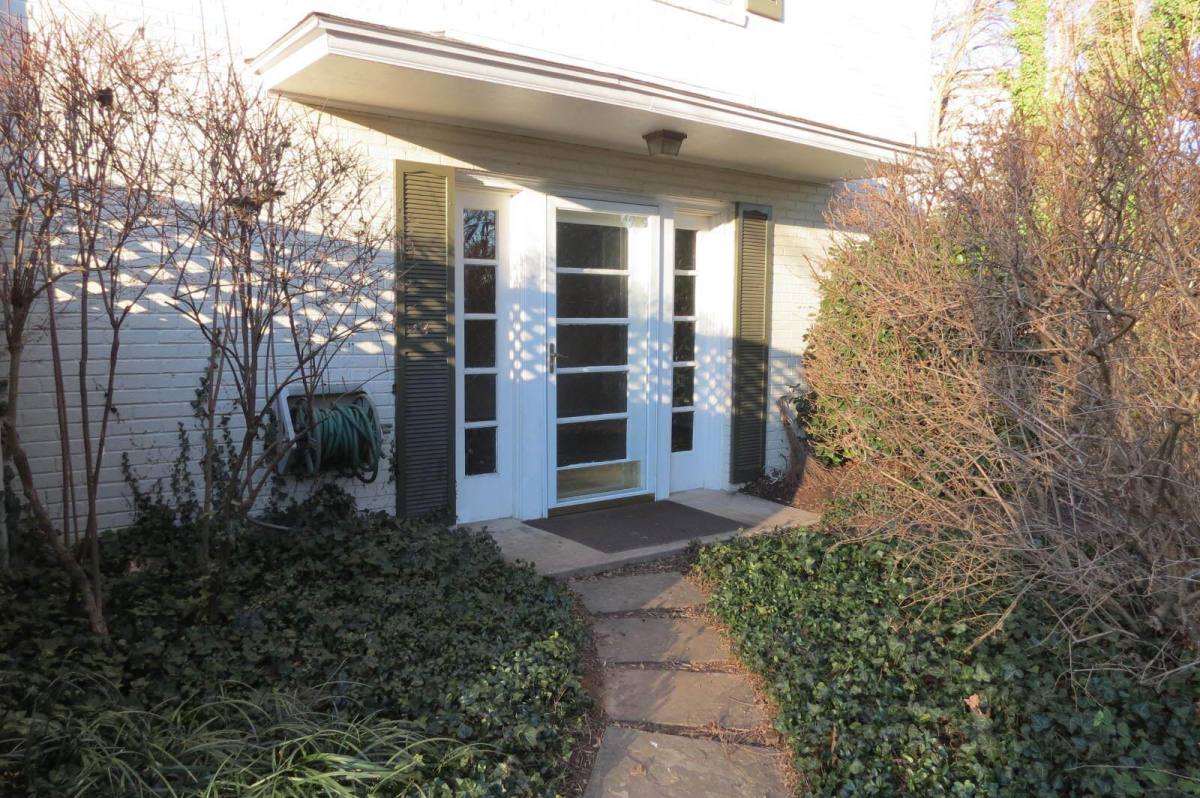 Apartment for rent at 5307 Pooks Hill Rd #LL, Bethesda, MD 20814