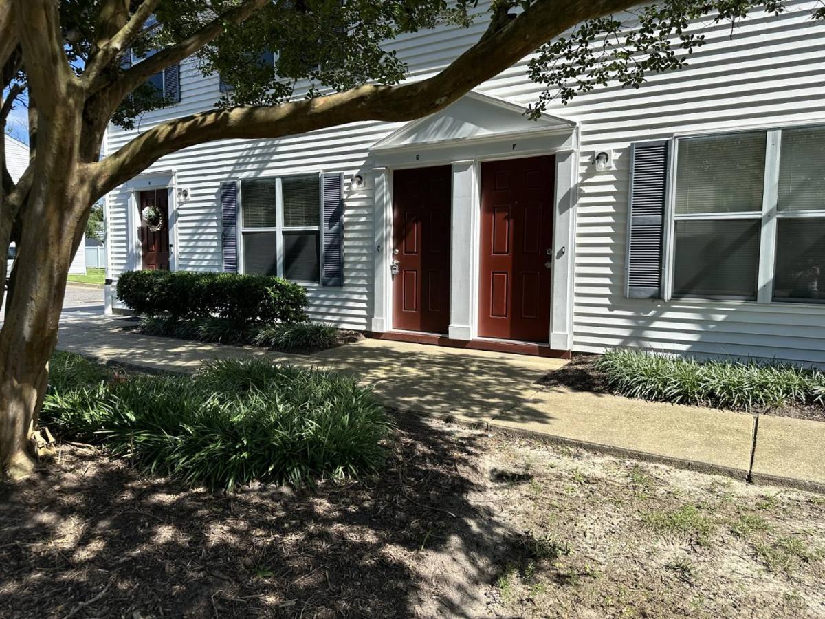 Apartment for rent at 2018 E Pembroke Ave, Hampton, VA 23664