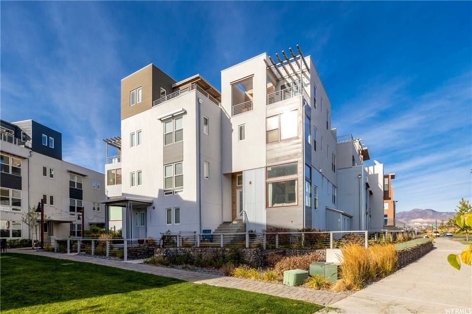 Townhouse for rent at 4521 W Daybreak Parkway, South Jordan, UT 84009