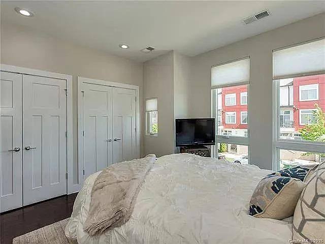 Townhouse for rent at South Point at South End, 2830 Youngblood St, Charlotte, NC 28203