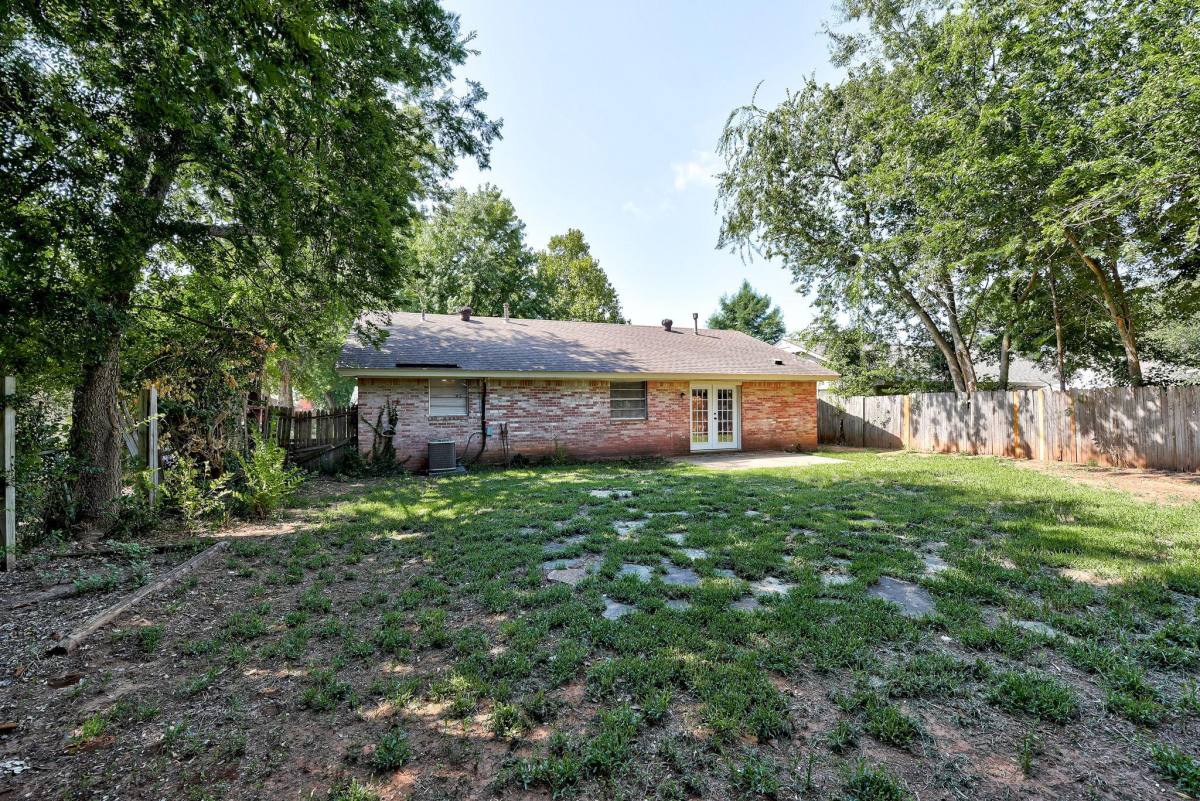 House for rent at Shiloh Heights, 1627 Surrey Dr, Norman, OK 73071