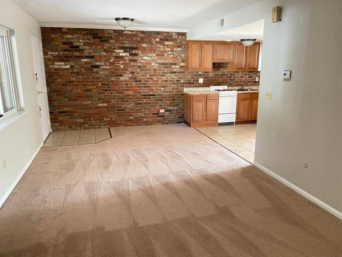 Apartment for rent at Bradford, 285 Moon Clinton Rd, Coraopolis, PA 15108