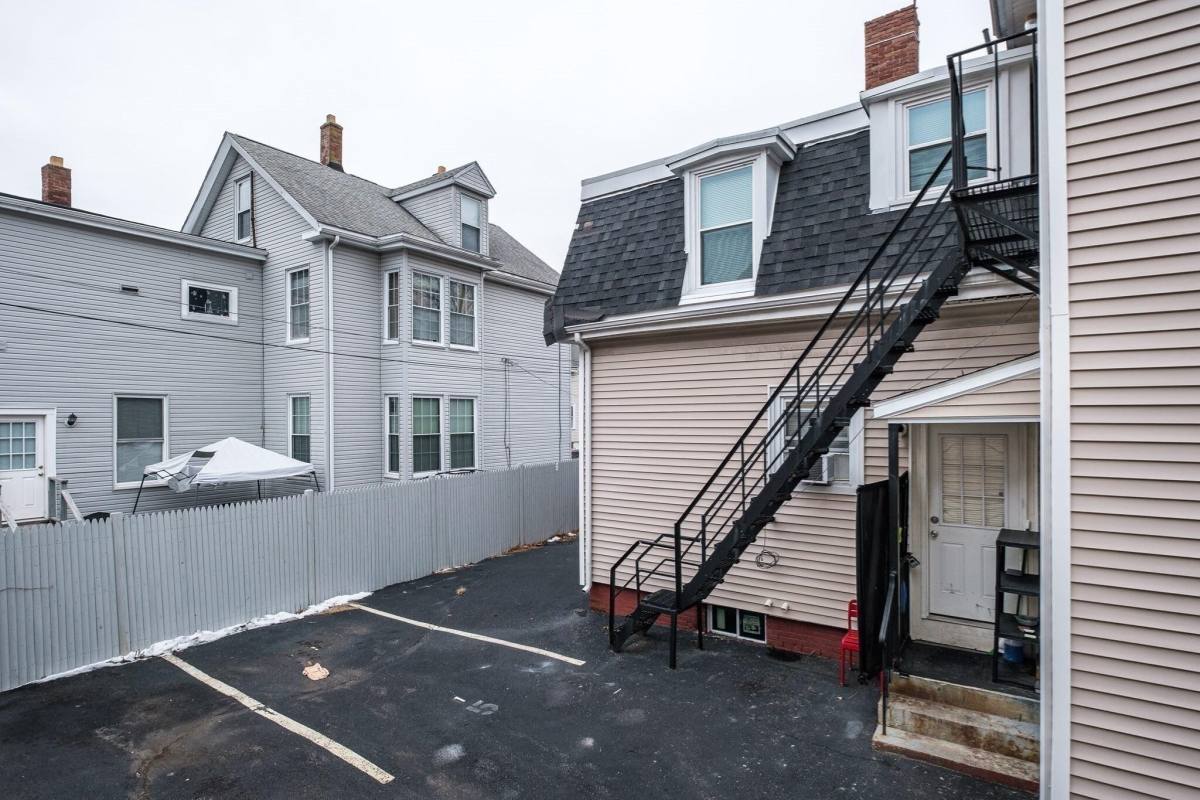 Apartment for rent at 690-692 Main St #5, Malden, MA 02148