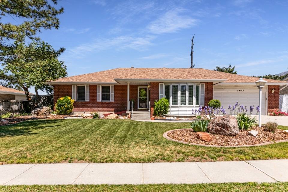 House for rent at 1963 E Rio Way, Sandy, UT 84093
