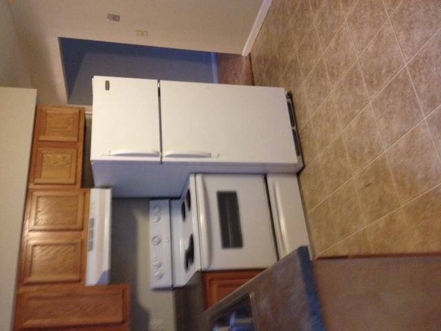 Apartment for rent at 900 S 4th St #1, Springfield, IL 62703