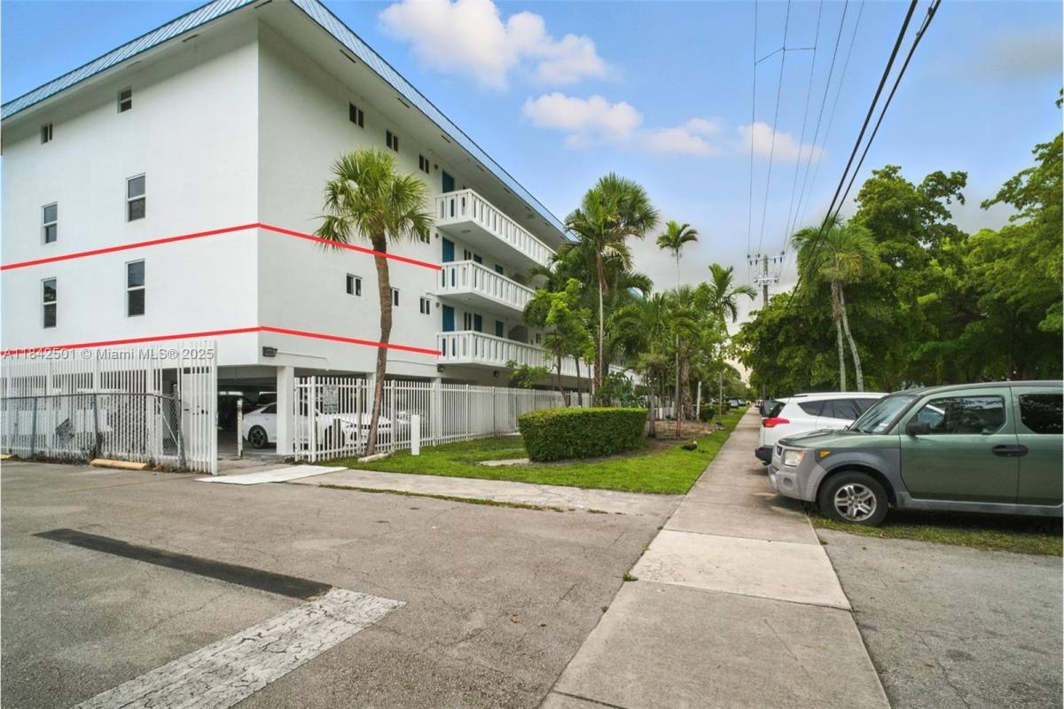 Apartment for rent at 1170 NE 191st St #A21, Miami, FL 33179