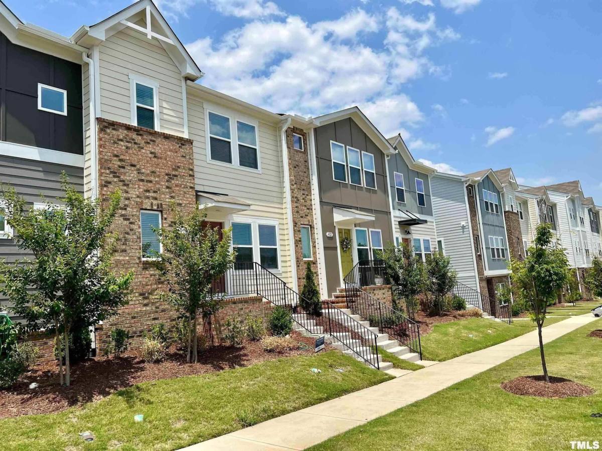 Townhouse for rent at 4019 Mahal Ave, Cary, NC 27519