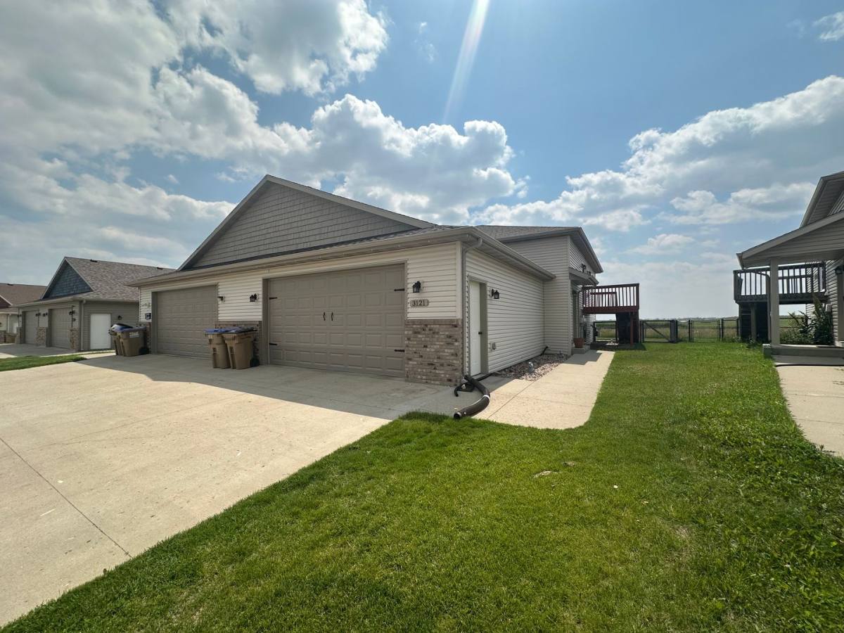 House for rent at 3121 8th St NE, Minot, ND 58703