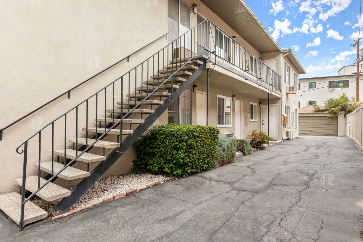 Apartment for rent at 4232-4234 Mary Ellen Ave, Studio City, CA 91604