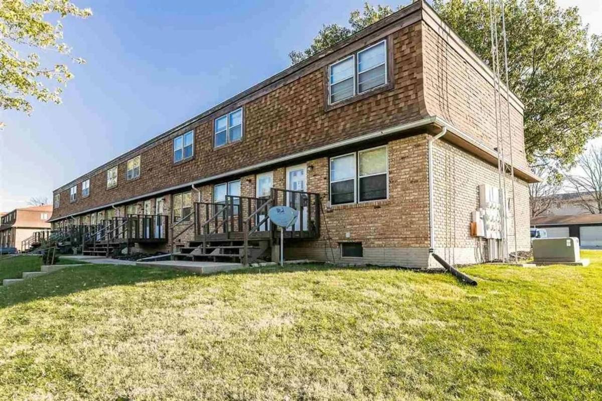 Condo for rent at 408 Westgate St, Iowa City, IA 52246