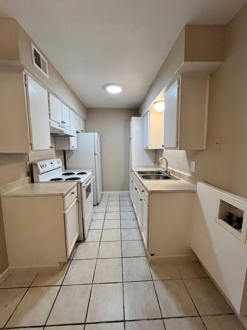 Apartment for rent at 2838 Royal Lane, Dallas, TX 75229