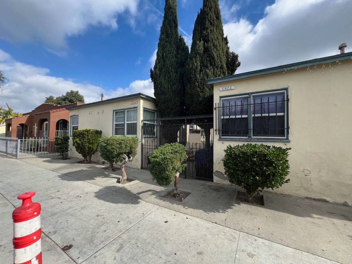 Apartment for rent at 6920 Malabar, Huntington Park, CA 90255