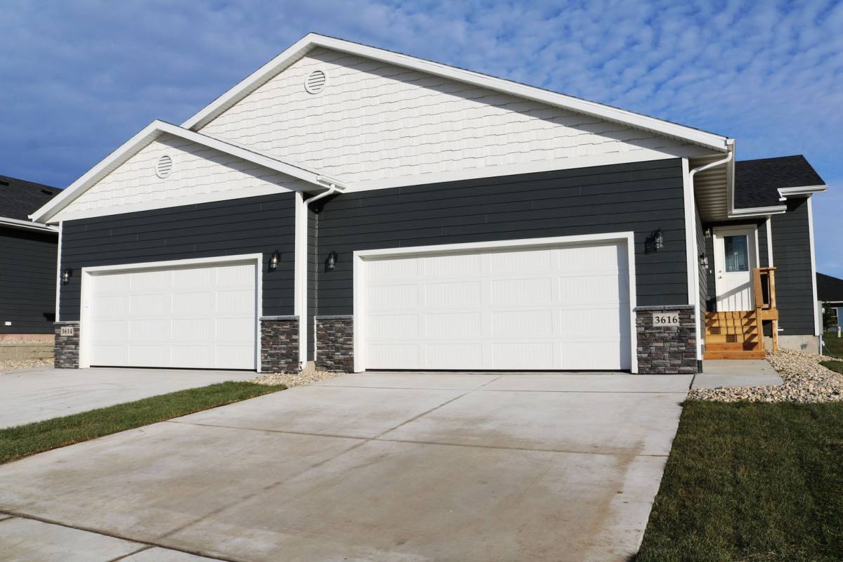 Townhouse for rent at 3616 S Outfield Circle, Sioux Falls, SD 57110